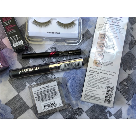 Eye Look Travel Size Makeup Bundle - Picture 4 of 4
